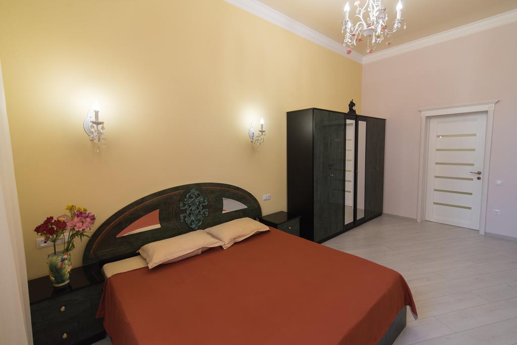 Vip Apartment In The Very Center Of Odessa With Sea View Extérieur photo